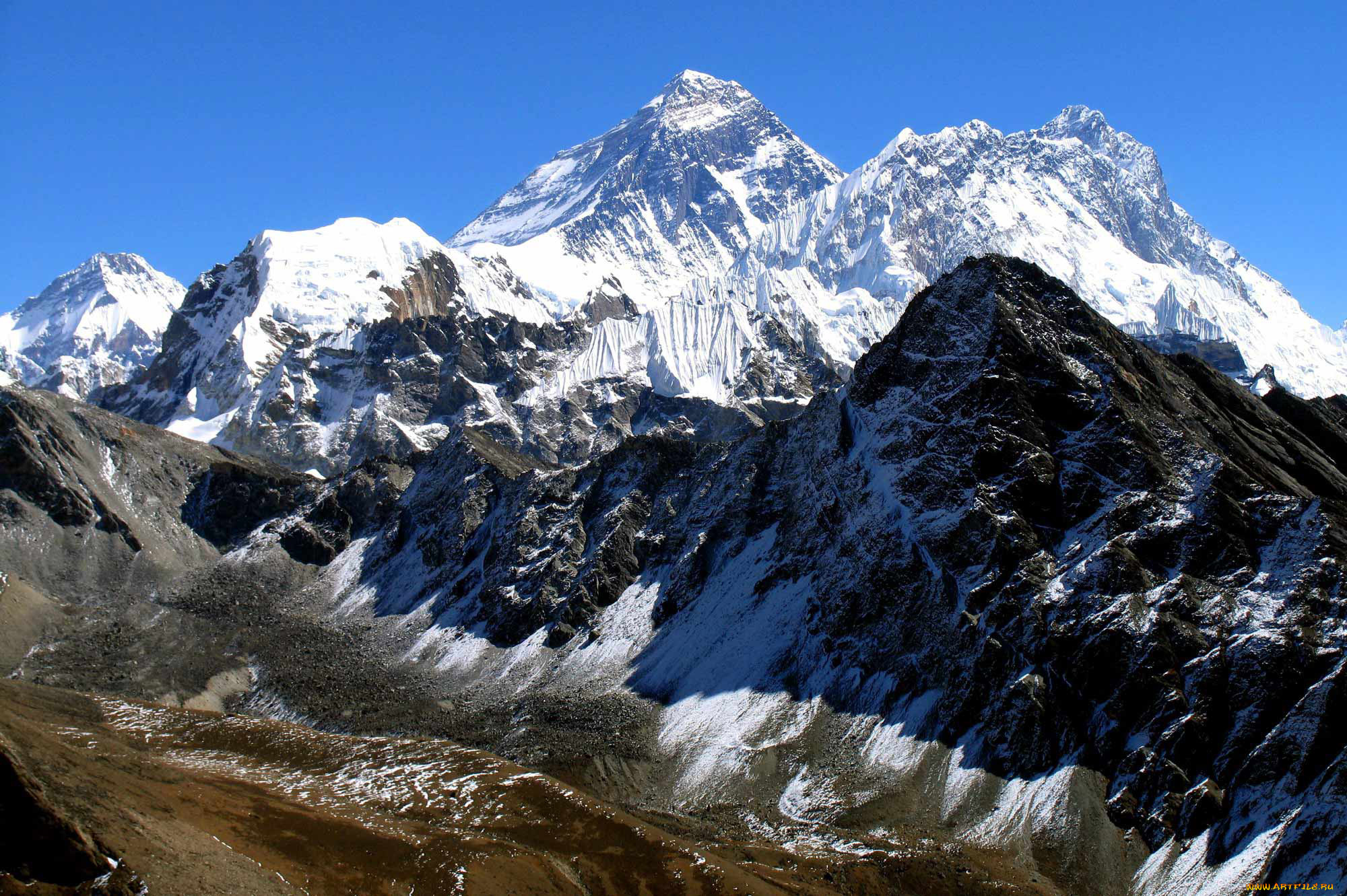 самая высокая гора в мире эверест